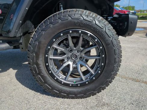 Used 2023 Jeep Wrangler Unlimited Rubicon w/ Steel Bumper Group image 11