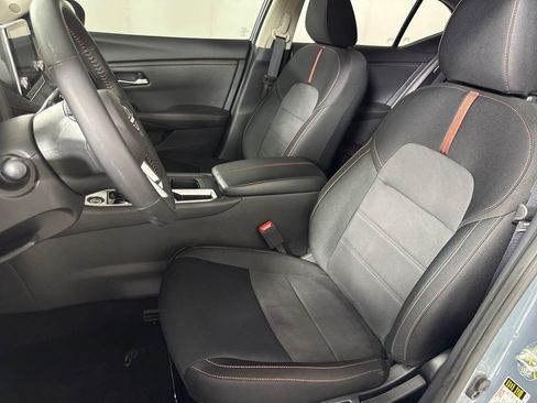 Used 2025 Nissan Sentra SR FWD image 11