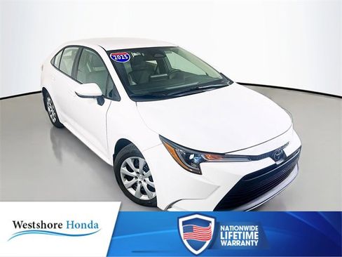 Used 2025 Toyota Corolla LE image 1