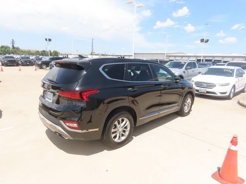 Used 2019 Hyundai Santa Fe SEL FWD image 11