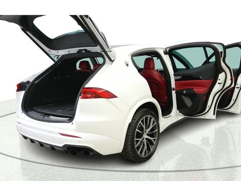 Used 2023 Maserati Grecale Modena AWD/4WD image 14