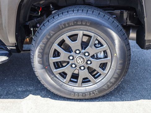 Certified 2025 Toyota 4Runner SR5 AWD/4WD image 8