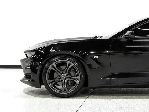 Used 2019 Chevrolet Camaro SS RWD image 9