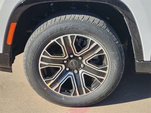 New 2026 Jeep Grand Wagoneer image 7