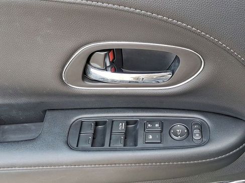 Used 2021 Honda HR-V EX-L image 21