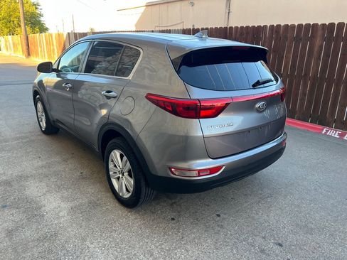 Used 2018 Kia Sportage LX AWD/4WD image 4