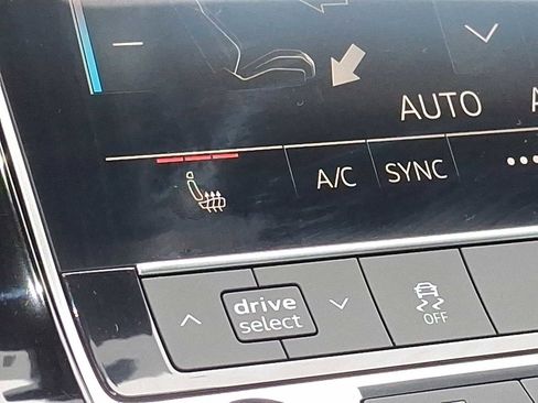 Used 2025 Audi Q7 2.0T Premium w/ Convenience Plus Package image 19