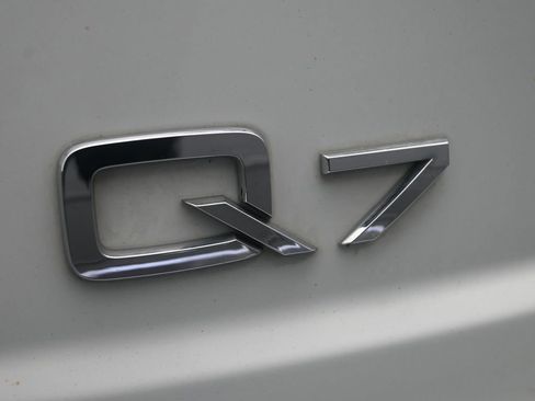 Used 2019 Audi Q7 3.0T Premium Plus w/ Premium Plus Package image 15