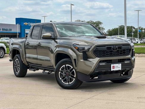 Used 2026 Toyota Tacoma TRD Sport RWD image 1