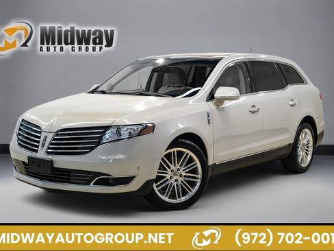 Used 2019 Lincoln MKT AWD image 1