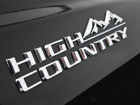 New 2026 Chevrolet Suburban High Country w/ Sun And Tow Package AWD/4WD image 45