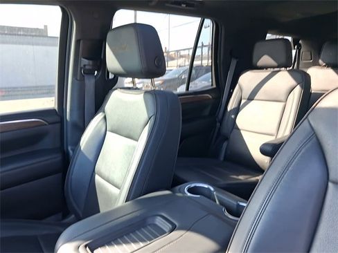 Used 2024 Chevrolet Tahoe High Country image 18