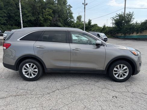 Used 2016 Kia Sorento LX AWD/4WD image 8