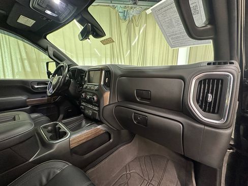 Used 2022 Chevrolet Silverado 2500 High Country w/ Z71 Off-Road Package image 21