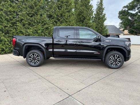 New 2026 GMC Sierra 1500 AT4 w/ AT4 Premium Package AWD/4WD image 32