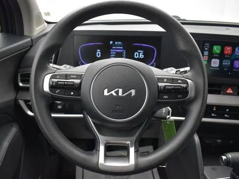 Used 2025 Kia Sportage LX FWD image 20