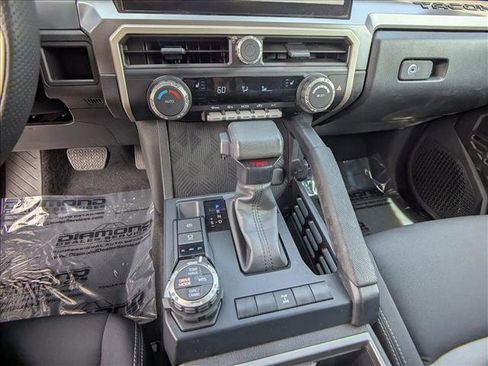 Used 2024 Toyota Tacoma TRD Off-Road image 21