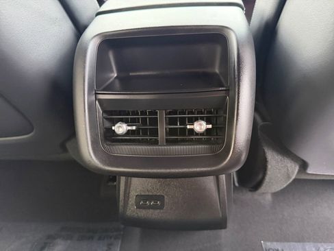 Used 2024 Cadillac Lyriq Luxury image 16