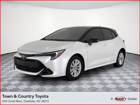Used 2023 Toyota Corolla SE FWD image 1