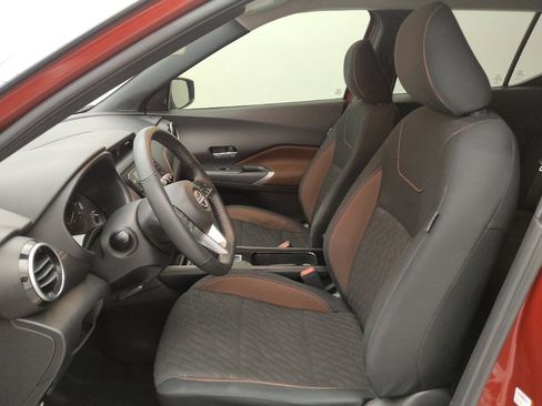 Used 2022 Nissan Kicks SR w/ Interior Electronics Package FWD image 17