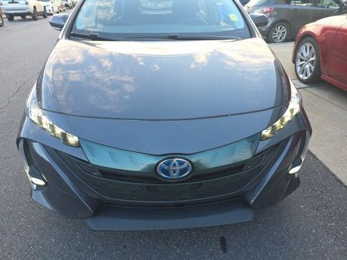 Used 2019 Toyota Prius Prime Advanced image 2