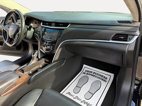 Used 2018 Cadillac XTS w/ Rear Seat Comfort Package FWD image 4
