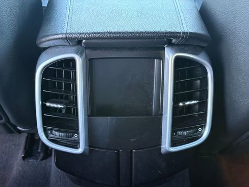 Used 2015 Porsche Cayenne S image 17