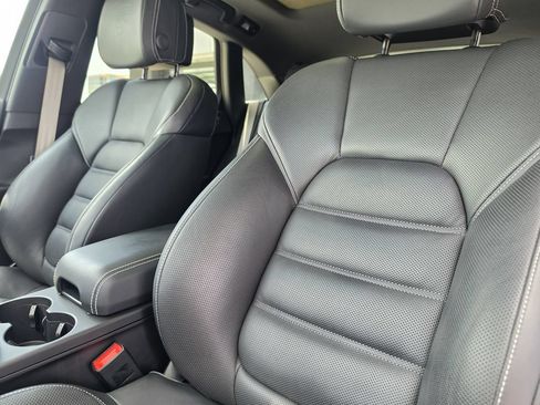 Certified 2023 Porsche Macan AWD/4WD image 4