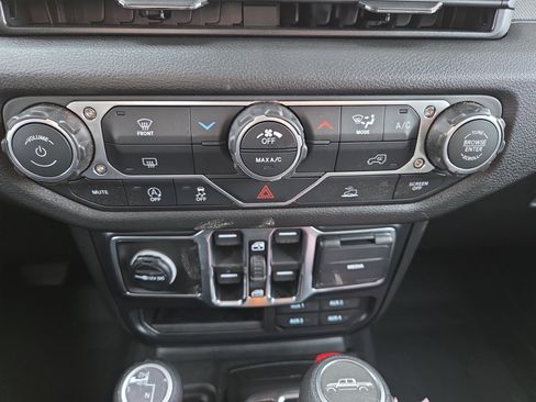 New 2026 Jeep Gladiator Sport image 12