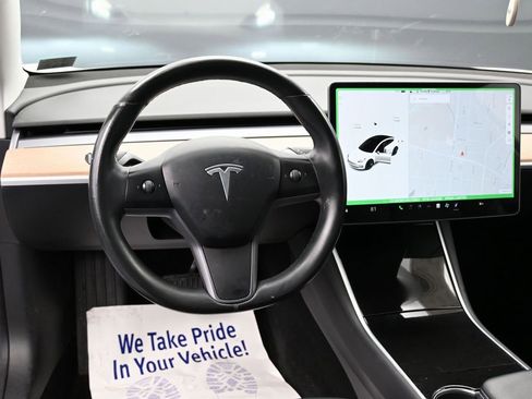 Used 2018 Tesla Model 3 Long Range image 32