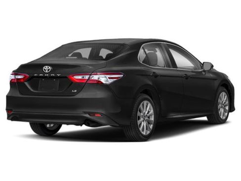 Used 2020 Toyota Camry LE image 2