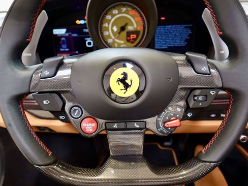 Used 2022 Ferrari F8 Tributo RWD image 29