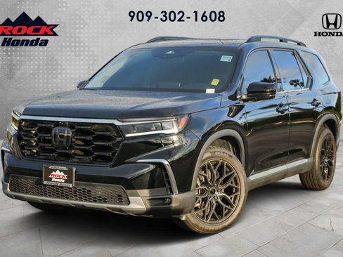 Used 2025 Honda Pilot Elite image 1