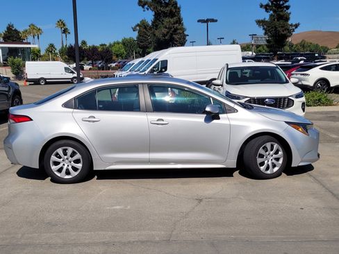 Used 2024 Toyota Corolla LE image 3
