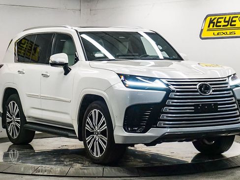 Certified 2025 Lexus LX 700h Luxury AWD/4WD image 5