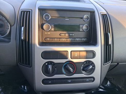 Used 2010 Ford Edge SE image 20