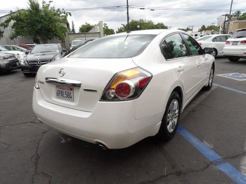Used 2011 Nissan Altima Hybrid Sedan FWD image 3