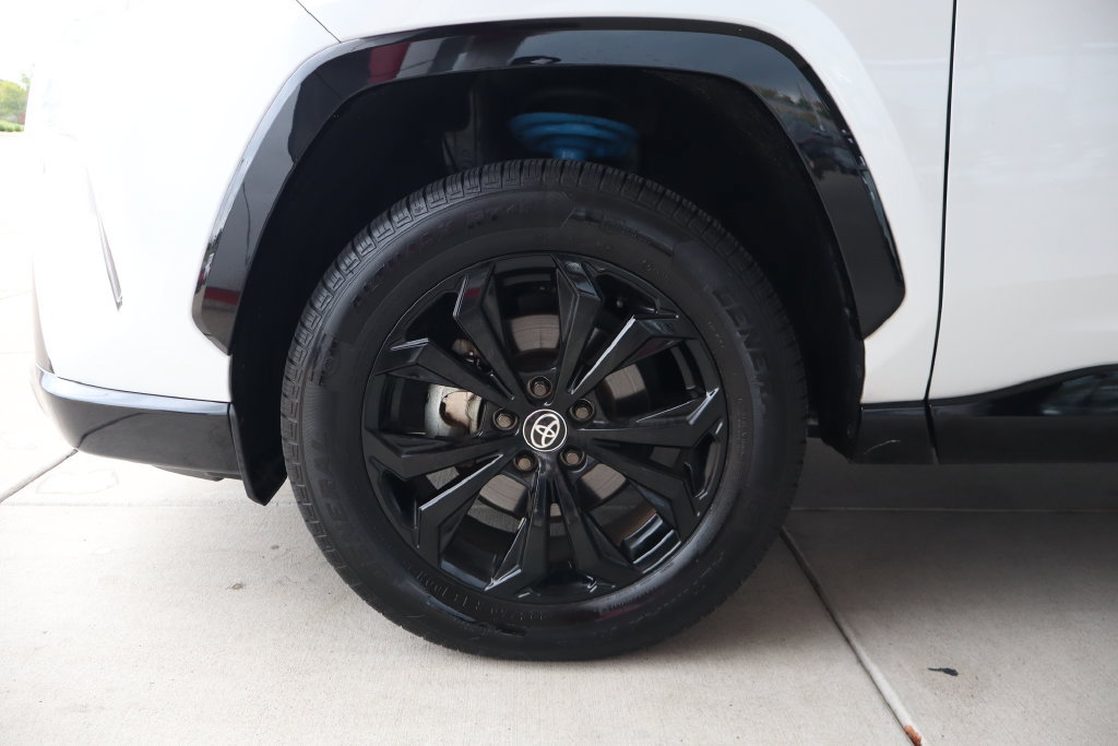 Used 2023 Toyota RAV4 XSE AWD/4WD image 5