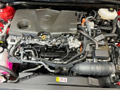 Used 2025 Toyota Camry SE w/ Convenience Package FWD image 29