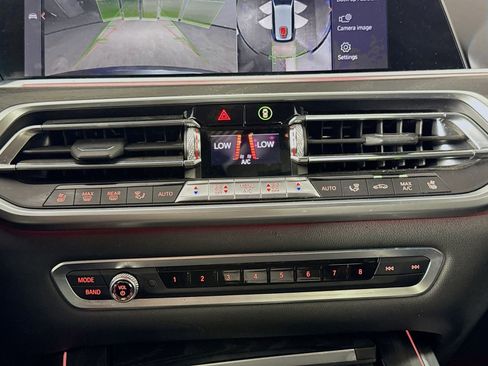 Used 2019 BMW X7 xDrive50i w/ M Sport Package image 16