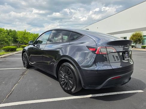 Used 2024 Tesla Model Y Long Range AWD/4WD image 10