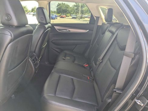 Used 2017 Cadillac XT5 Luxury w/ Driver Awareness Package AWD/4WD image 17