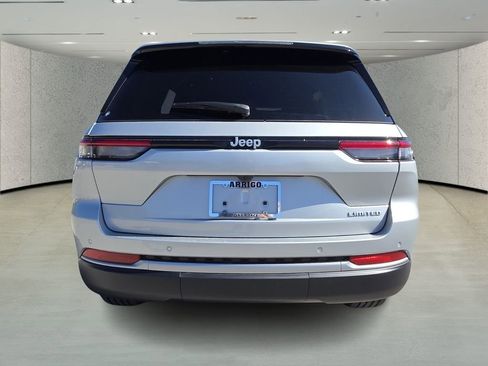 New 2026 Jeep Grand Cherokee Limited RWD image 5