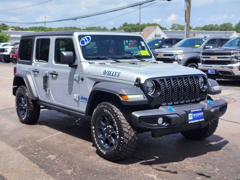 Used 2023 Jeep Wrangler Unlimited w/ Cold Weather Group AWD/4WD image 7