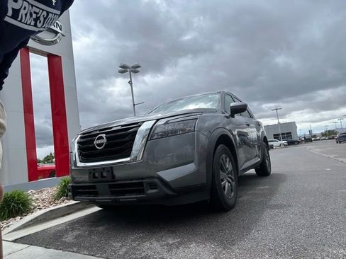 Certified 2024 Nissan Pathfinder SV AWD/4WD image 2
