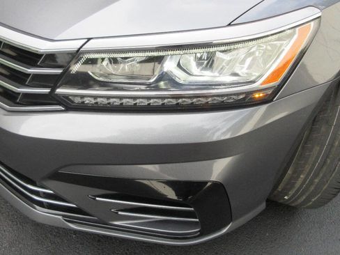 Used 2017 Volkswagen Passat 1.8T R-Line FWD image 37