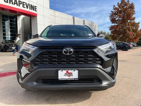 Used 2025 Toyota RAV4 XLE image 4