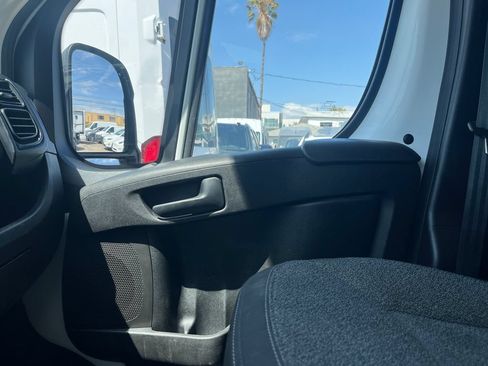 Used 2023 RAM ProMaster 2500 FWD image 13
