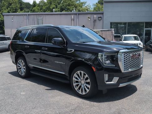 Used 2023 GMC Yukon Denali w/ LPO, Floor Liner Package AWD/4WD image 3