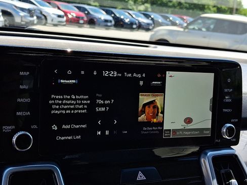 Certified 2023 Kia Sorento SX Prestige w/ Panoramic Sunroof Package AWD/4WD image 19
